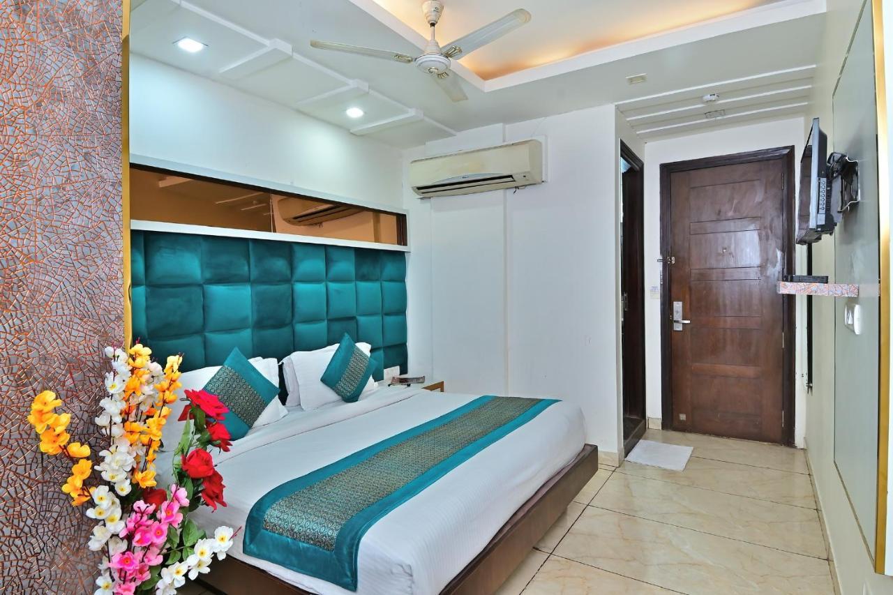 Hotel Bella Vista- Нью-Дели Экстерьер фото
