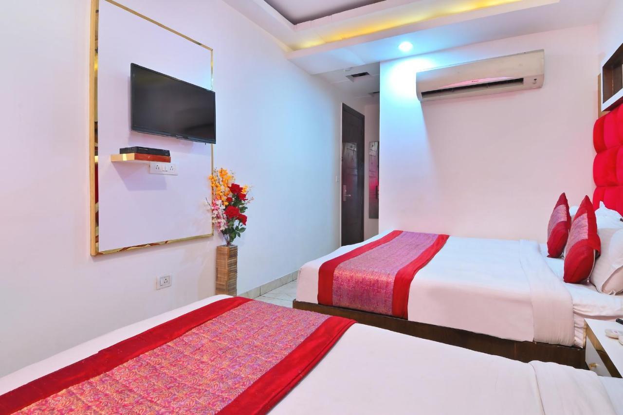 Hotel Bella Vista- Нью-Дели Экстерьер фото