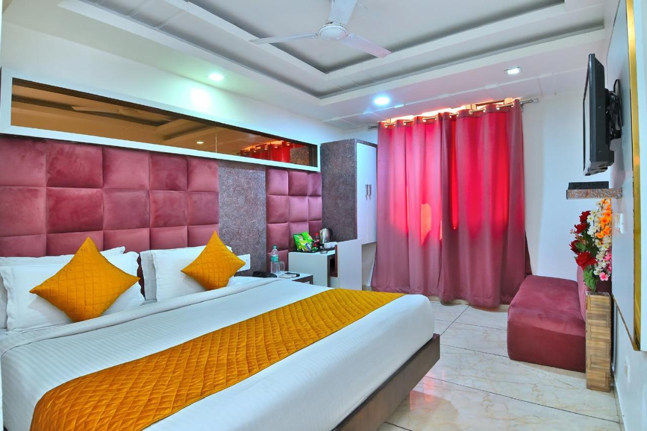 Hotel Bella Vista- Нью-Дели Экстерьер фото