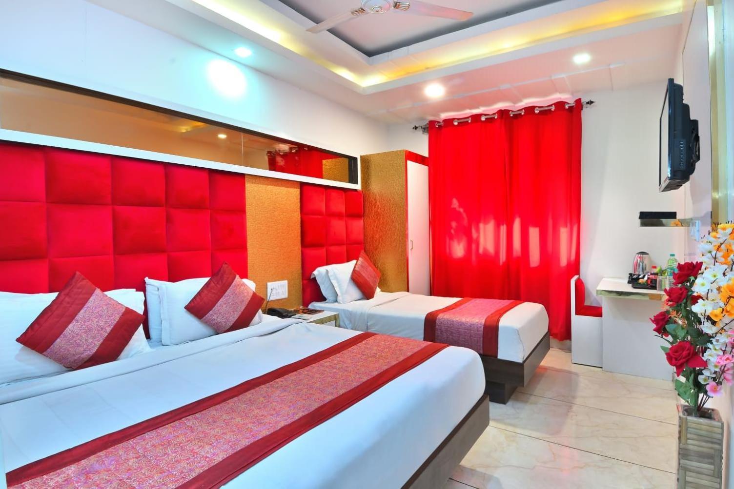 Hotel Bella Vista- Нью-Дели Экстерьер фото